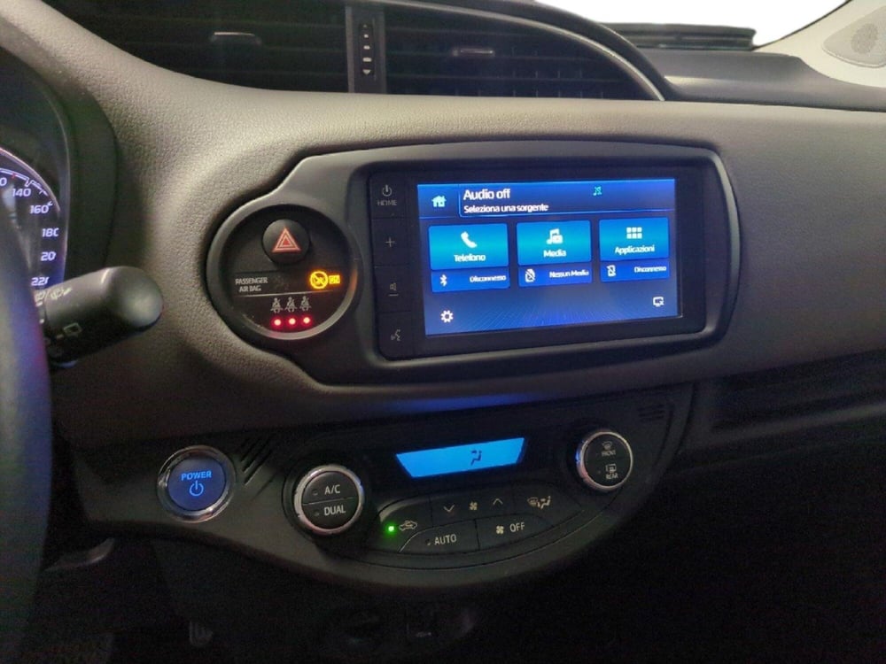 Toyota Yaris usata a Milano (16)