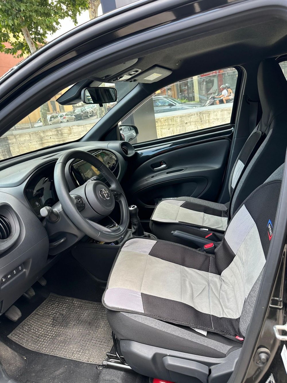 Toyota Aygo X usata a Napoli (7)