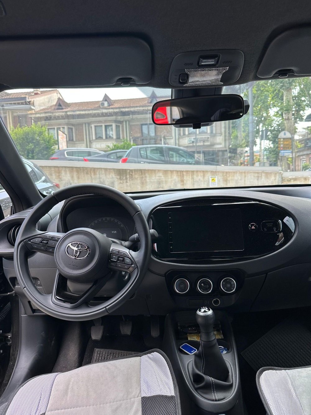 Toyota Aygo X usata a Napoli (8)
