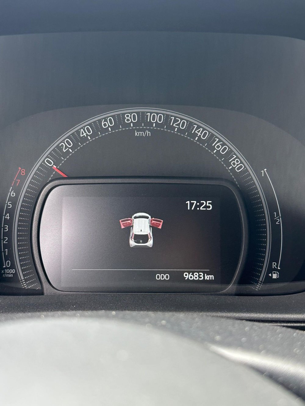 Toyota Aygo X usata a Napoli (9)