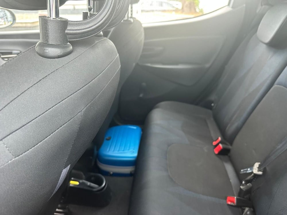 Lancia Ypsilon usata a Napoli (11)