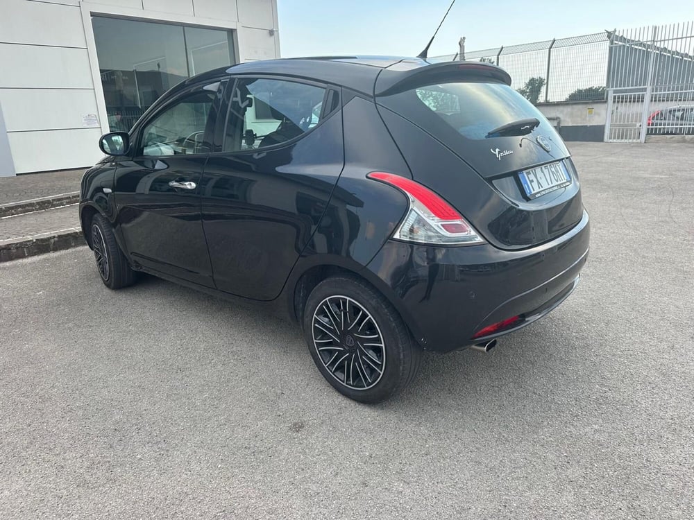 Lancia Ypsilon usata a Napoli (12)