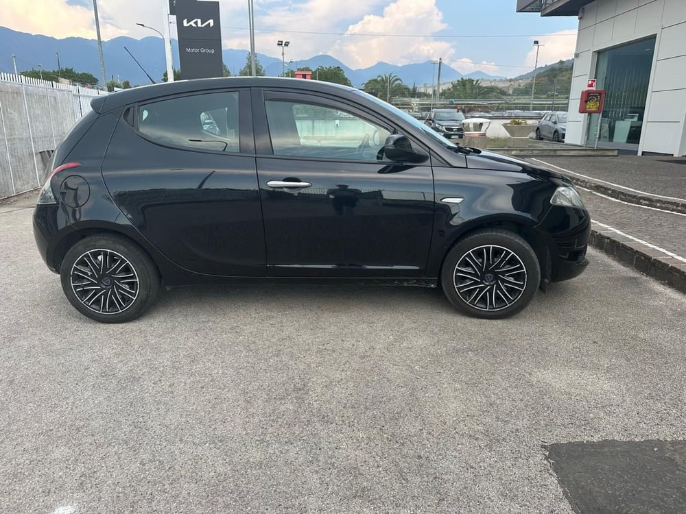 Lancia Ypsilon usata a Napoli (4)