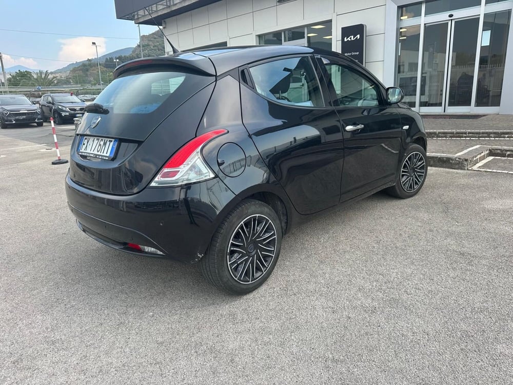Lancia Ypsilon usata a Napoli (5)