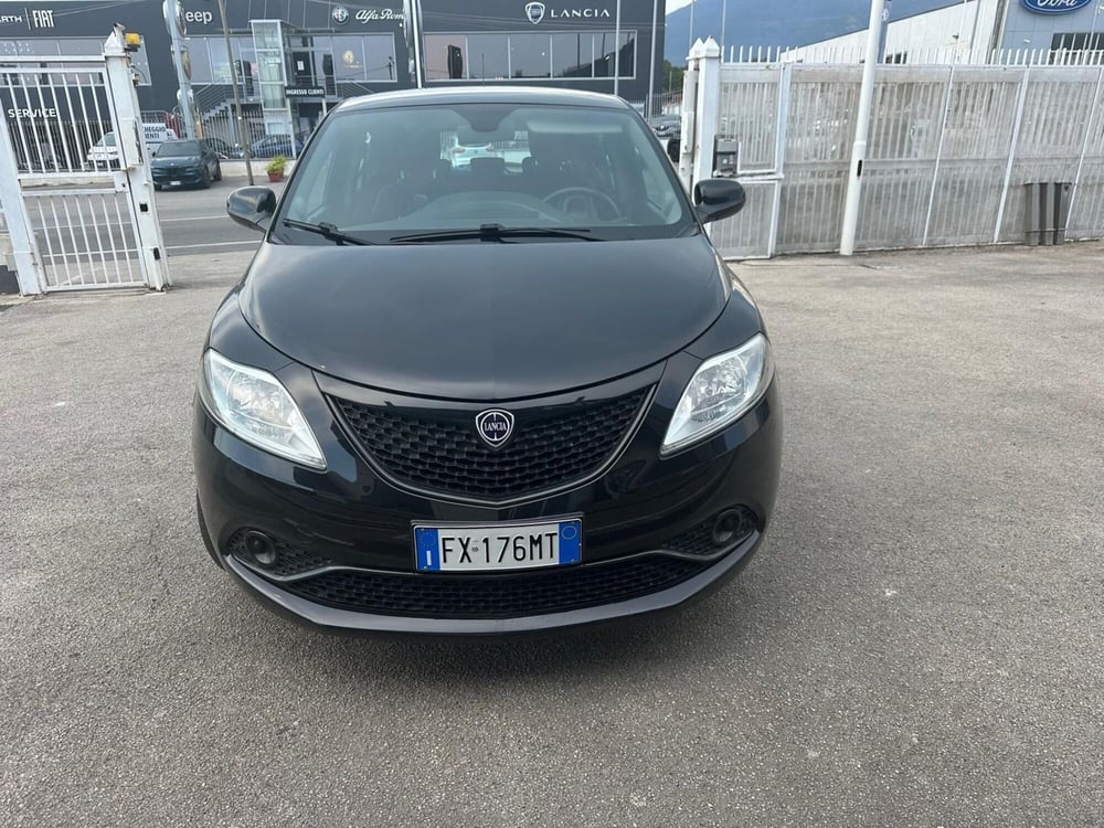 Lancia Ypsilon usata a Napoli (7)