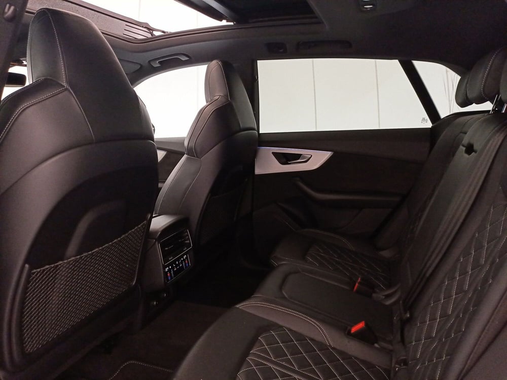Audi Q8 usata a Bari (8)