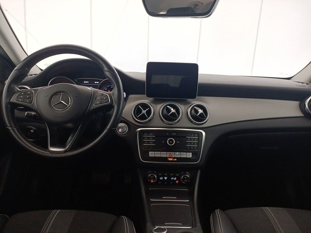 Mercedes-Benz GLA SUV usata a Bari (10)