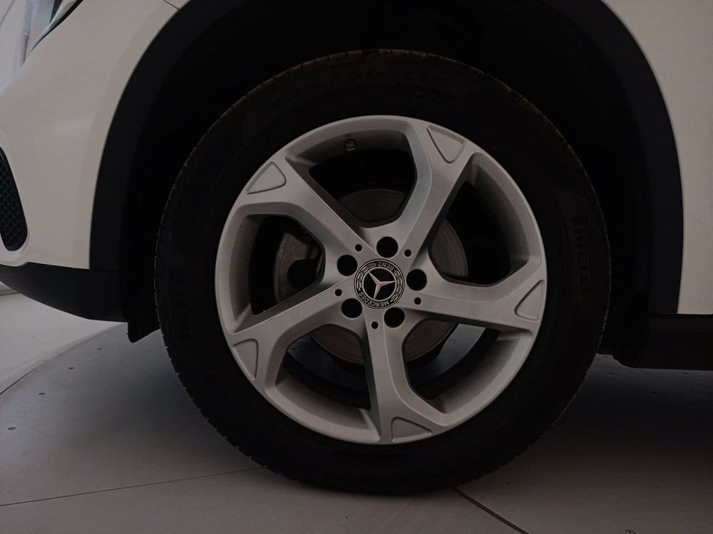 Mercedes-Benz GLA SUV usata a Bari (14)