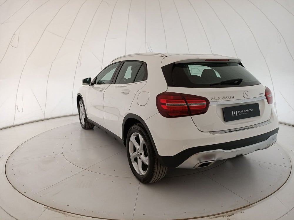 Mercedes-Benz GLA SUV usata a Bari (4)