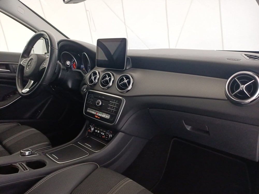 Mercedes-Benz GLA SUV usata a Bari (7)