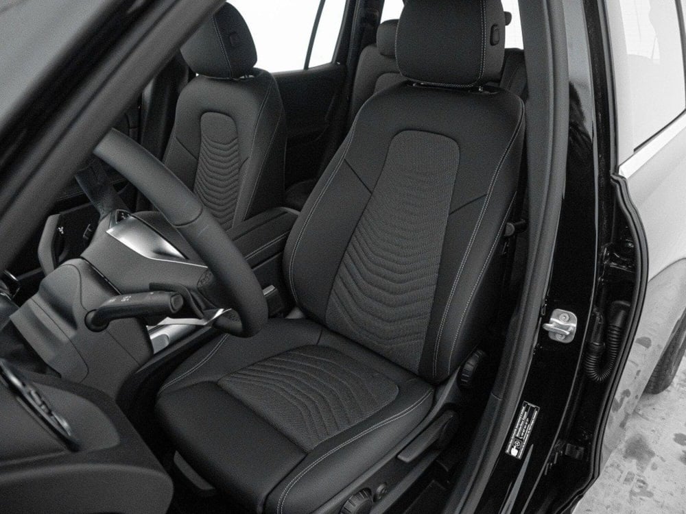 Mercedes-Benz GLB nuova a Macerata (10)