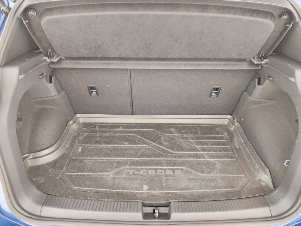 Volkswagen T-Cross usata a Massa-Carrara (16)