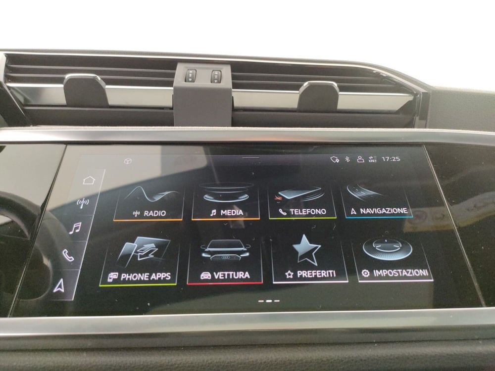 Audi Q3 Sportback usata a Napoli (18)