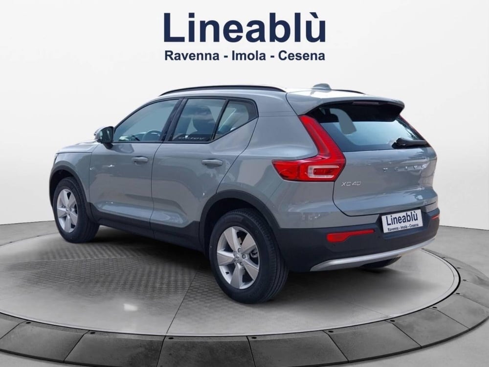 Volvo XC40 nuova a Ravenna (3)