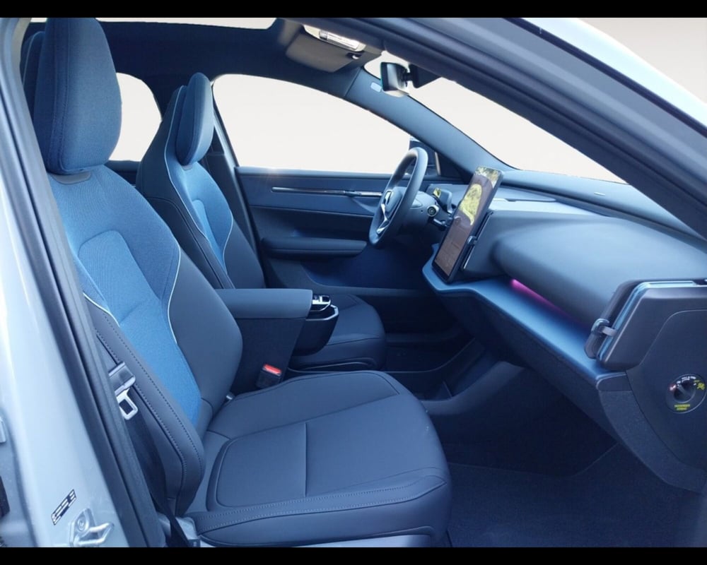 Volvo EX30 Cross Country nuova a Bologna (14)