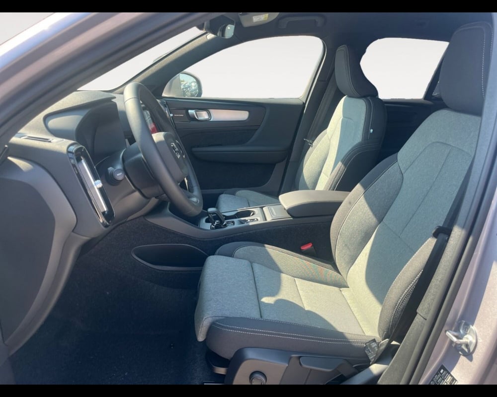 Volvo XC40 nuova a Ravenna (10)