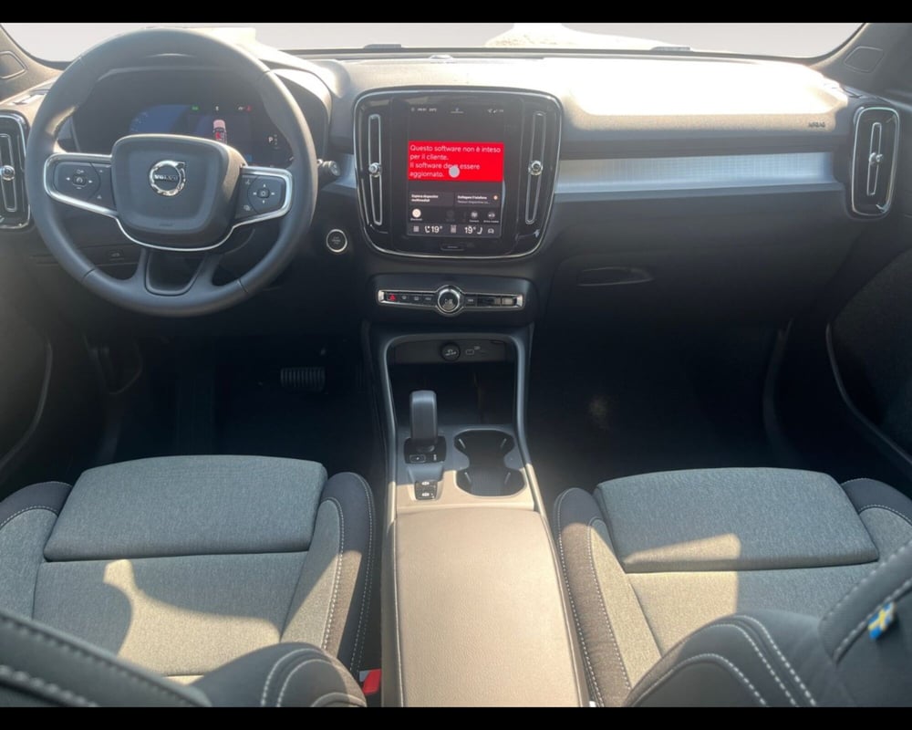 Volvo XC40 nuova a Ravenna (13)