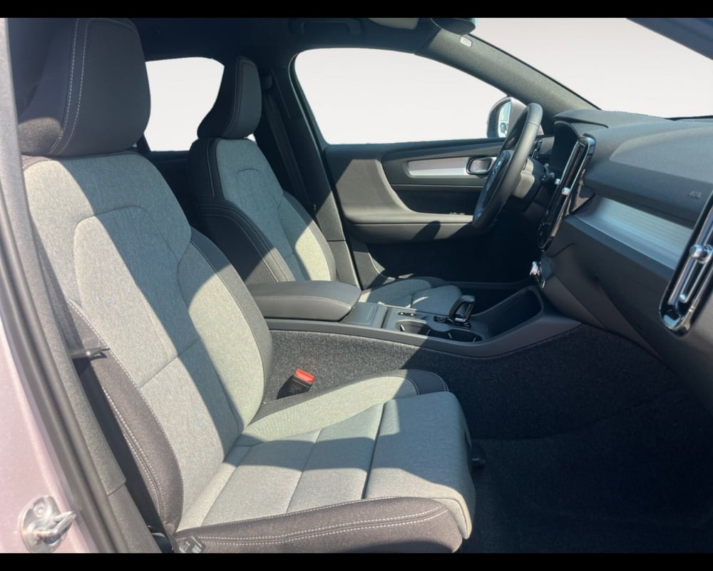 Volvo XC40 nuova a Ravenna (14)