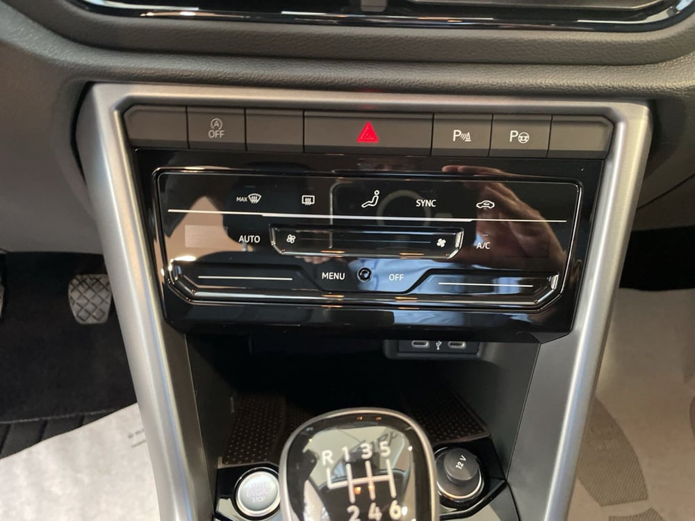 Volkswagen T-Roc nuova a Varese (15)