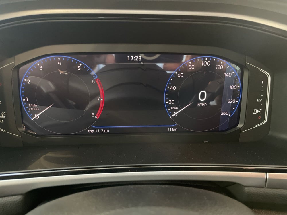 Volkswagen T-Roc nuova a Varese (16)