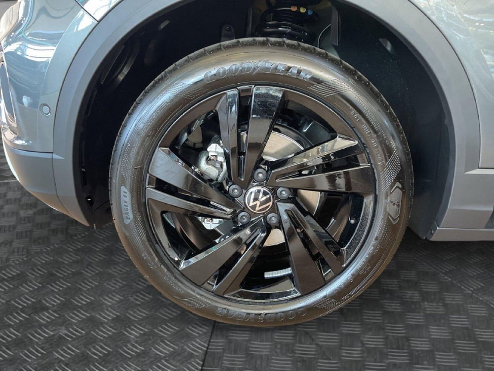 Volkswagen T-Roc nuova a Varese (7)