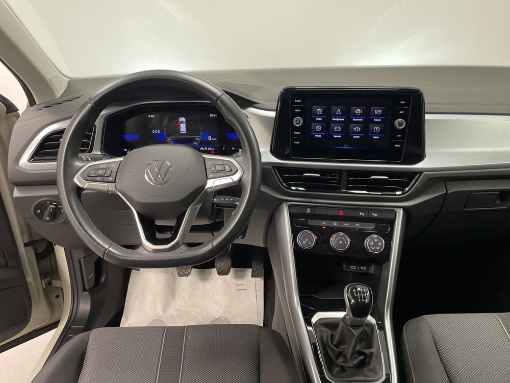 Volkswagen T-Roc usata a Varese (14)