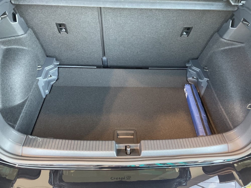 Volkswagen T-Cross usata a Varese (7)