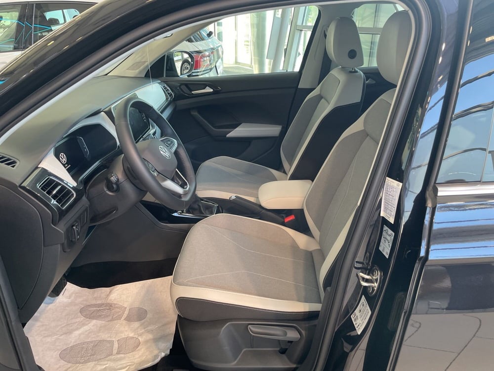 Volkswagen T-Cross usata a Varese (9)
