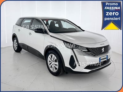 Peugeot 5008 PureTech Turbo 130 S&amp;S EAT8 Active Pack del 2023 usata a Milano