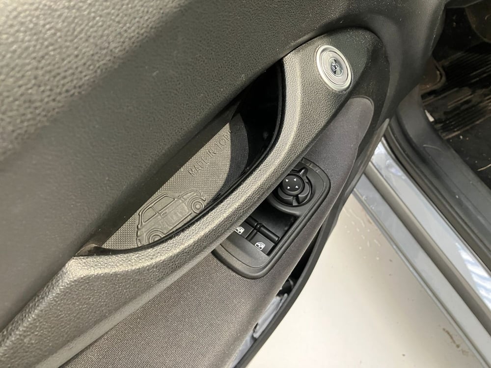 Fiat 500e usata a Monza e Brianza (11)