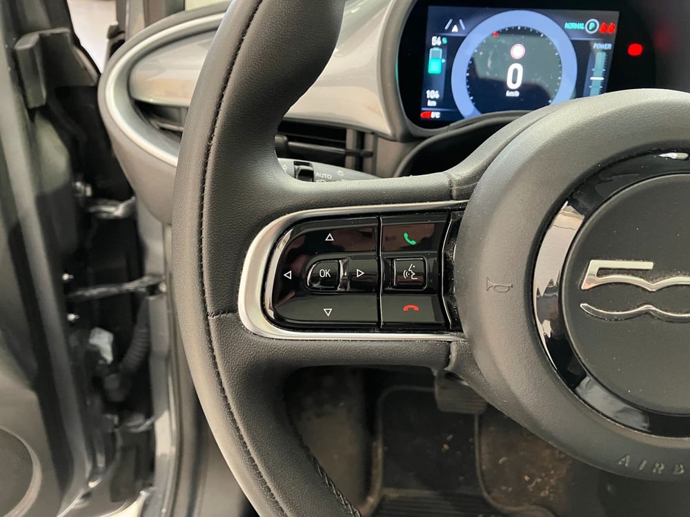 Fiat 500e usata a Monza e Brianza (14)