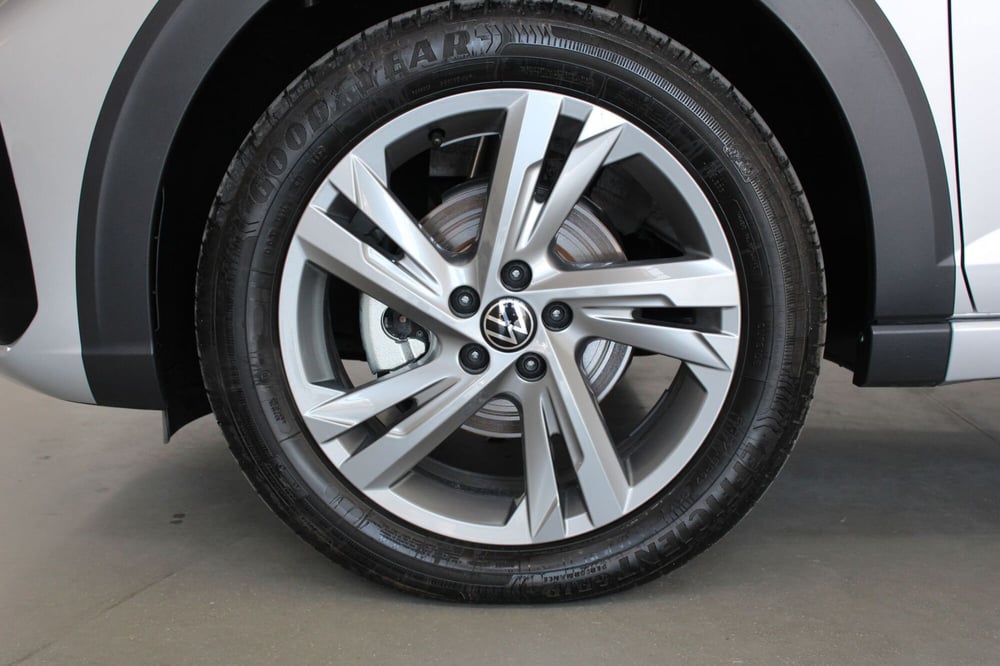 Volkswagen Taigo nuova a Agrigento (4)
