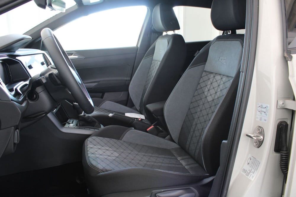 Volkswagen Taigo nuova a Agrigento (7)