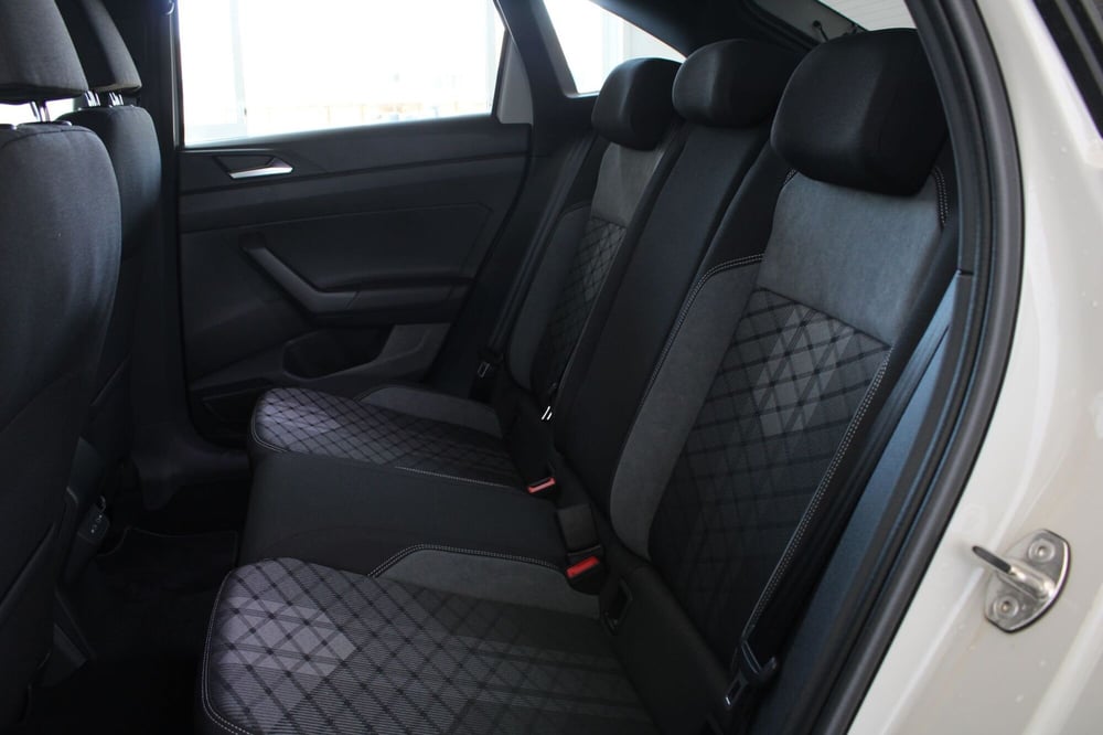 Volkswagen Taigo nuova a Agrigento (8)
