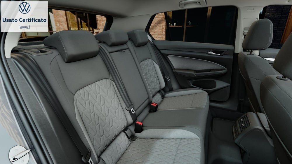 Volkswagen Golf nuova a Genova (11)