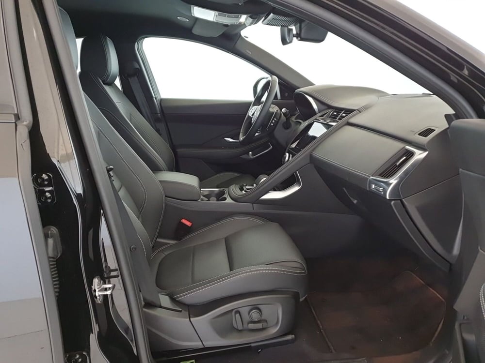 Jaguar E-Pace usata a Monza e Brianza (3)