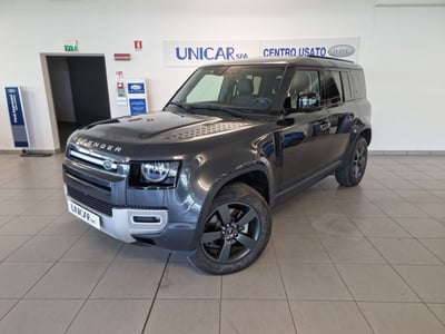 Land Rover Defender 110 3.0d i6 mhev X-Dynamic SE awd 200cv auto del 2023 usata a Alba