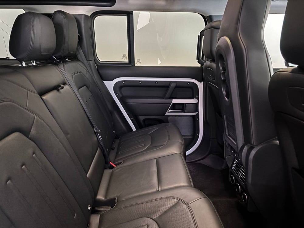 Land Rover Defender usata a Alessandria (5)