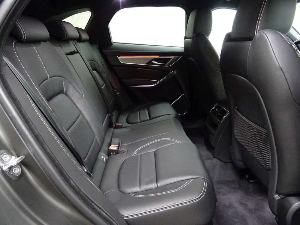 Jaguar F-Pace usata a Como (5)