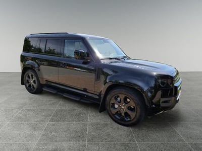 Land Rover Defender 110 2.0 Si4 PHEV 404 CV AWD Auto X-Dynamic S del 2023 usata a Novara