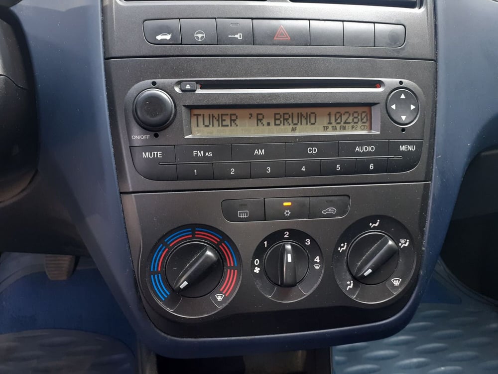 Fiat Grande Punto usata a Modena (11)