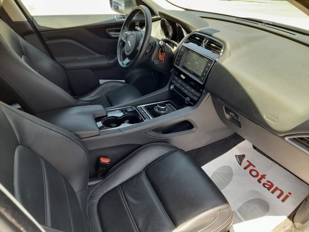 Jaguar F-Pace usata a L'Aquila (11)