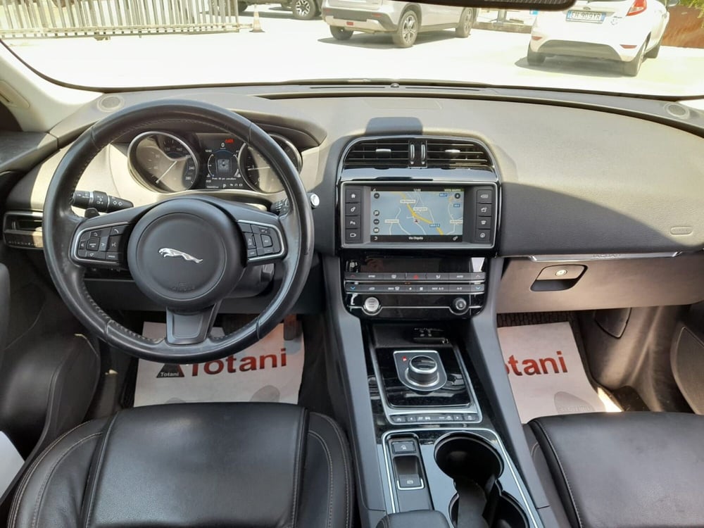 Jaguar F-Pace usata a L'Aquila (9)