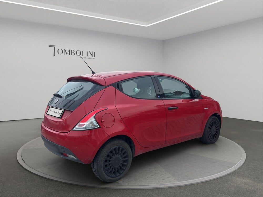 Lancia Ypsilon usata a Macerata (5)