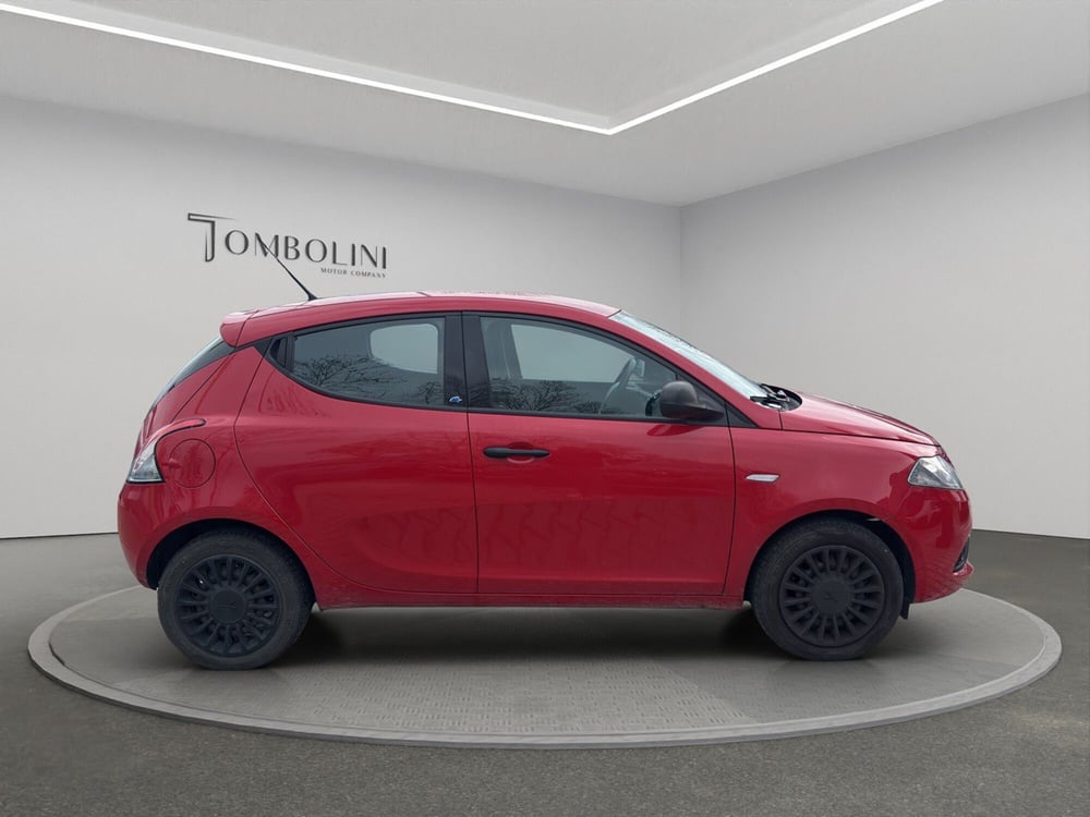 Lancia Ypsilon usata a Macerata (6)