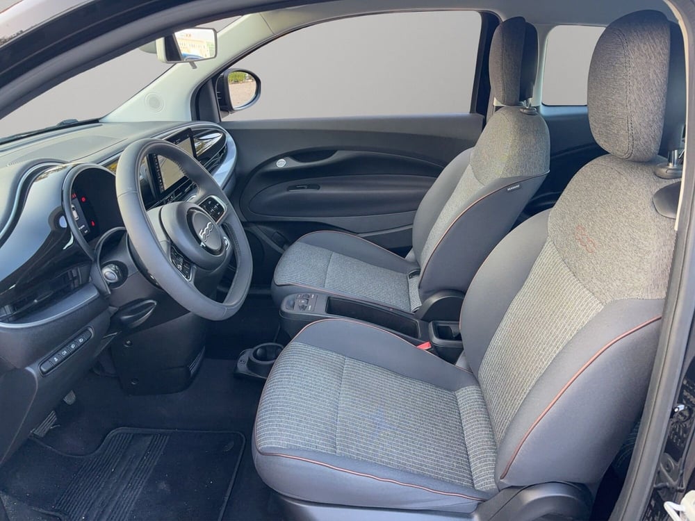 Fiat 500e Cabrio usata a Macerata (10)