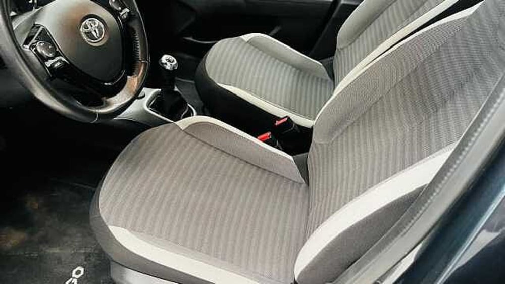 Toyota Aygo usata a Milano (13)