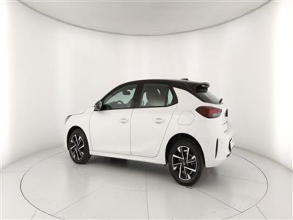 Opel Corsa nuova a Bari (4)