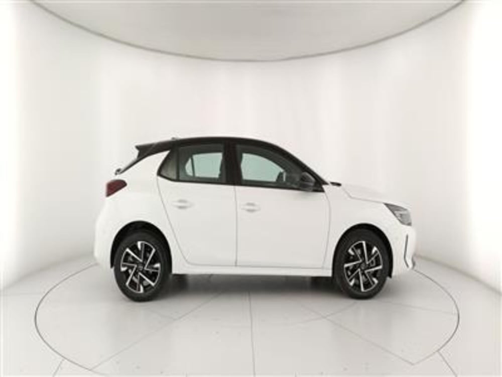 Opel Corsa nuova a Bari (9)