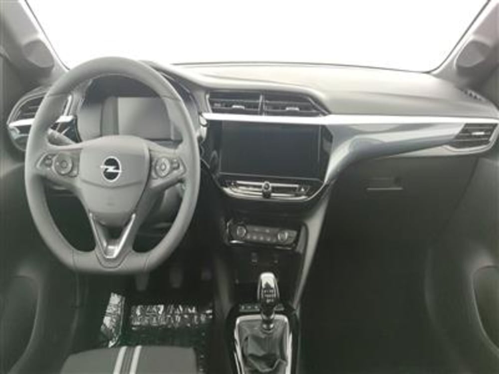 Opel Corsa nuova a Bari (15)